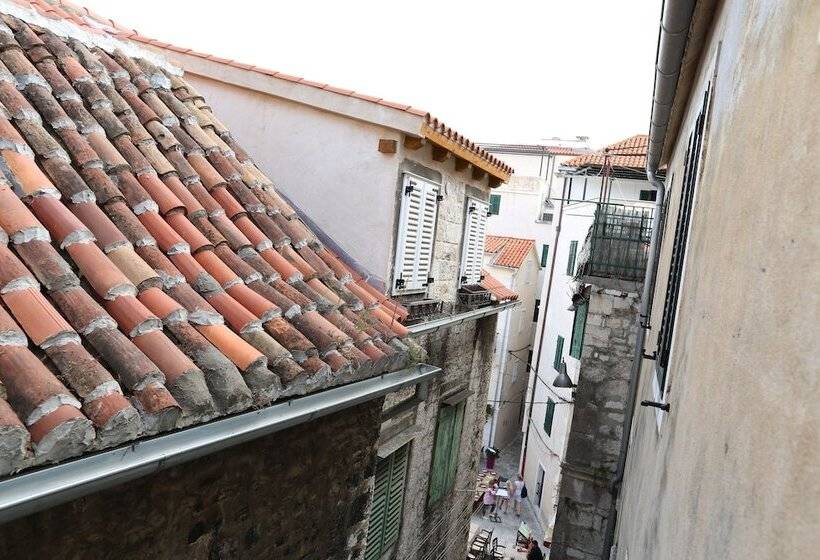 اتاق لوکس, Malena Palace Experience