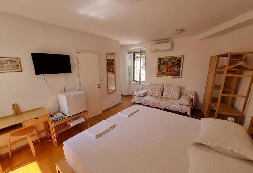 اتاق لوکس, Malena Palace Experience