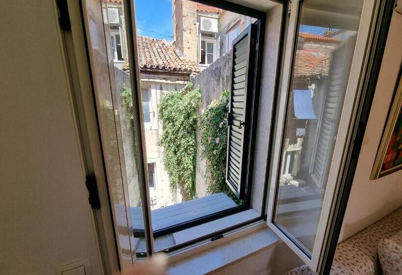 اتاق لوکس, Malena Palace Experience