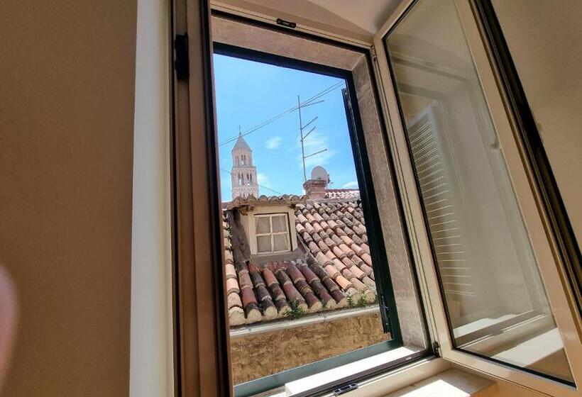 اتاق لوکس, Malena Palace Experience