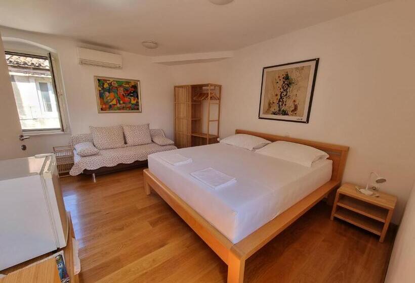 اتاق لوکس, Malena Palace Experience