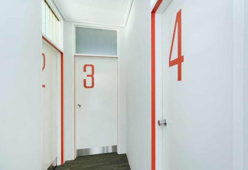 استودیوی استاندارد, Prince Of Wales