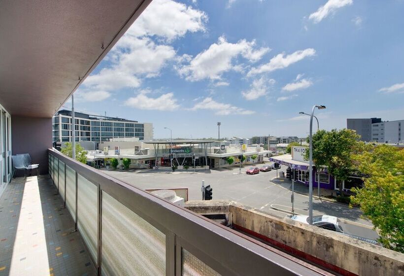 آپارتمان 2 خوابه, Prince Of Wales