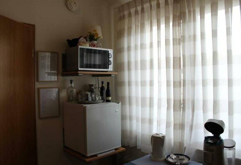 חדר סטנדרט, Rene's B&b