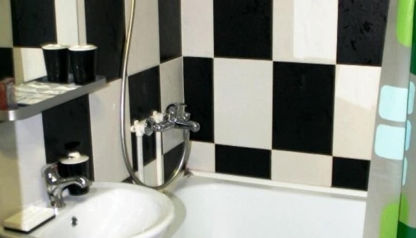 이코노미 룸, Lait Hotel On Bebelya