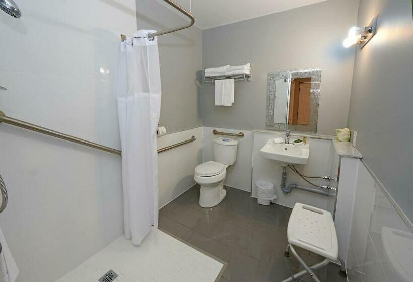 إستوديو قياسى, Wasaga Riverdocks Hotel Suites