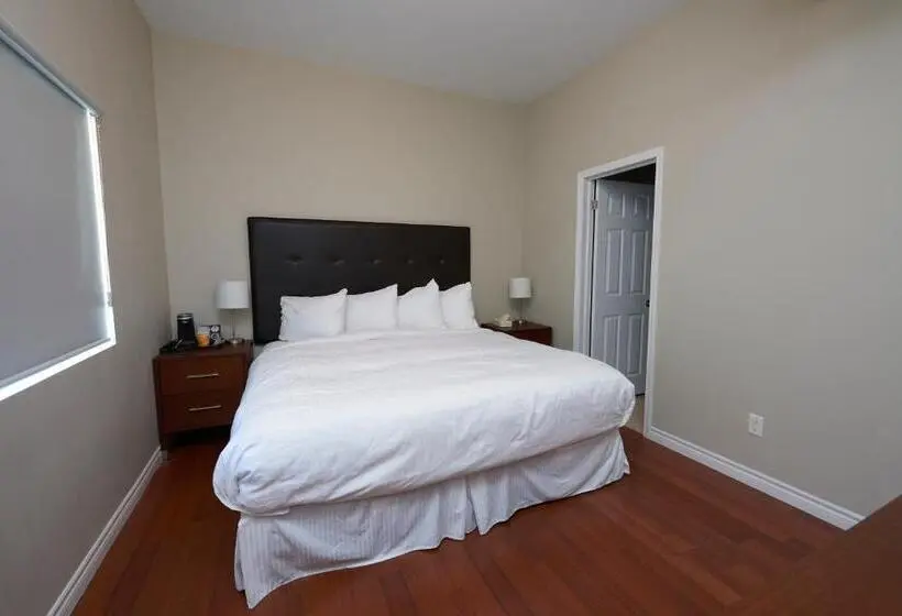 Standard-huone King-vuode, Wasaga Riverdocks Hotel Suites