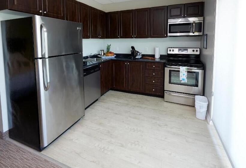 غرفة قياسية رباعية مزودة بشُرفة, Wasaga Riverdocks Hotel Suites