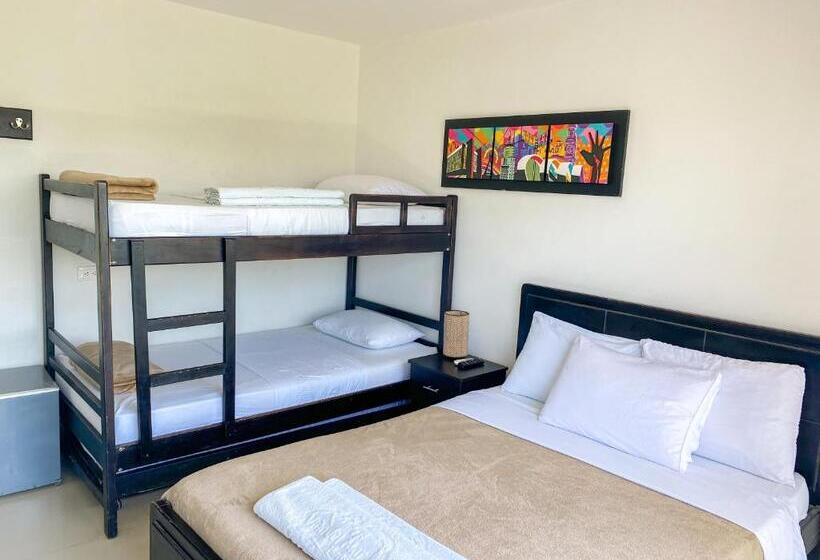 اتاق خانوادگی با چشمانداز دریا, Hostal Viña Del Mar