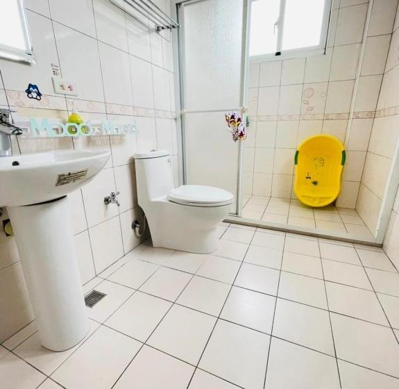 سوییت خانوادگی, 芹菜芋頭親子民宿