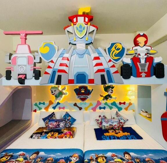 اتاق استاندارد چهارنفره با بالکن, 芹菜芋頭親子民宿