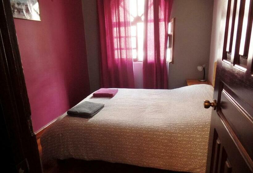 חדר סטנדרט חדר אמבטיה משותף, Hostel Revolution Quito