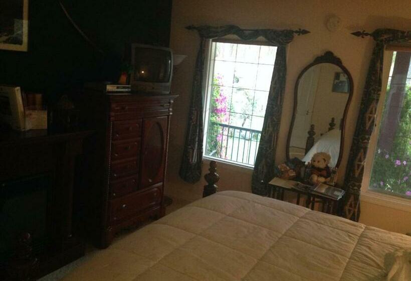 デラックススイート, Eagle S Nest B&b