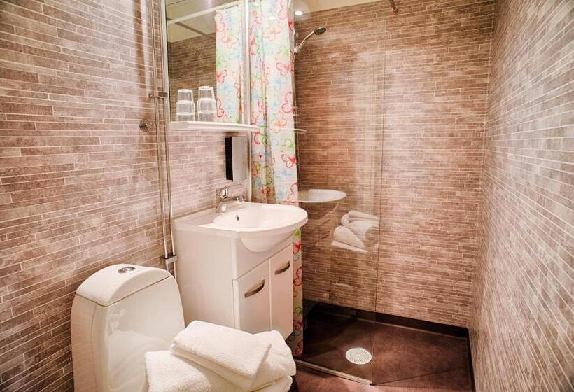 غرفة عائلية, H5