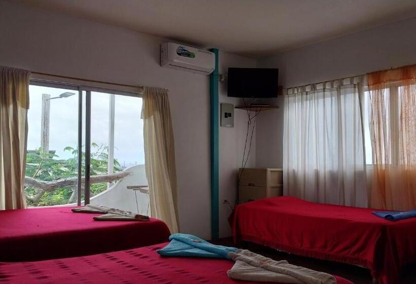 Quarto Triplo Estandar com Sacada, Cabañas Don Jorge