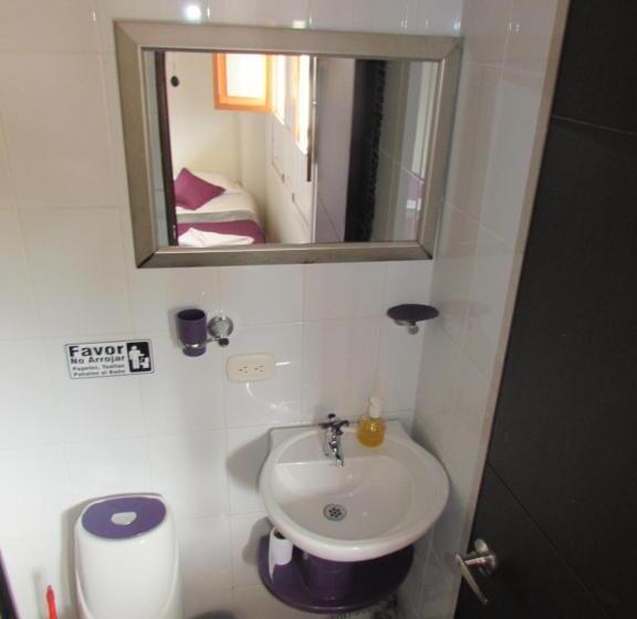 클래식 4인 룸, Hostal Casa De Vicente