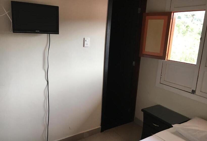 클래식 4인 룸, Hostal Casa De Vicente