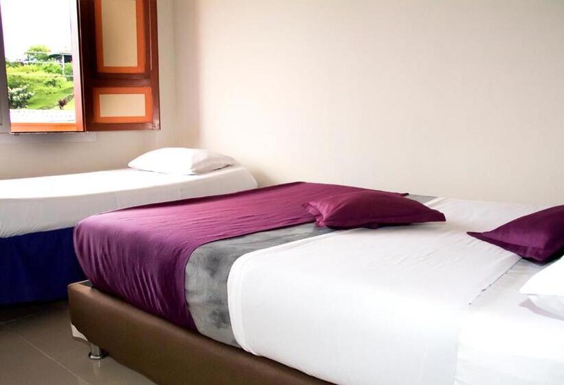 스탠다드 트리플 룸, Hostal Casa De Vicente