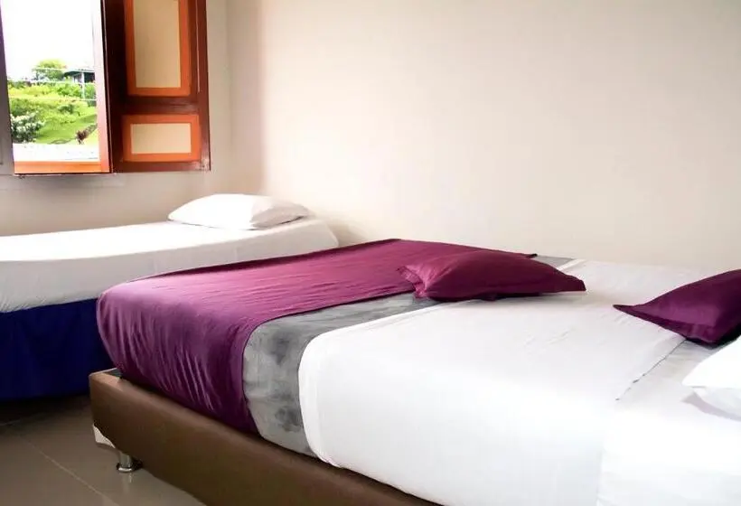スタンダードトリプルルーム, Hostal Casa De Vicente