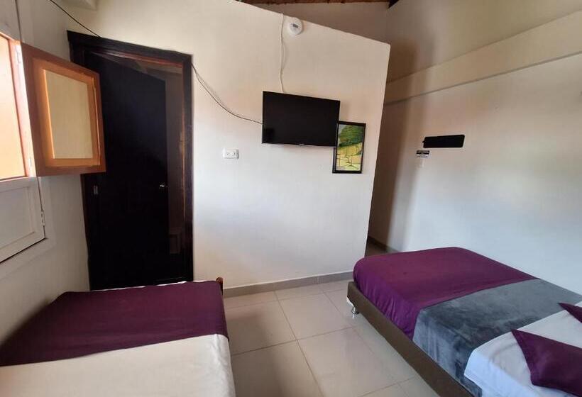 스탠다드 트리플 룸, Hostal Casa De Vicente