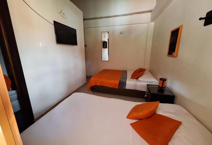 스탠다드 트리플 룸, Hostal Casa De Vicente