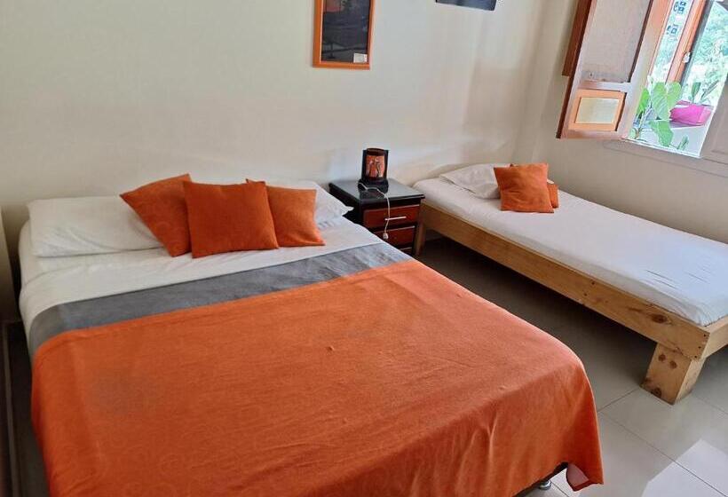 스탠다드 트리플 룸, Hostal Casa De Vicente