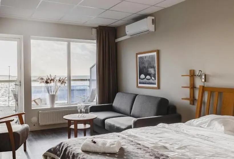 Superior Neljän Hengen Huone, L Hamnen