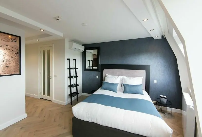 Comfort Room, No. 377 House