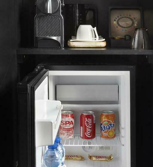 غرفة ديلوكس, No. 377 House