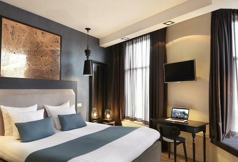 غرفة ديلوكس, No. 377 House