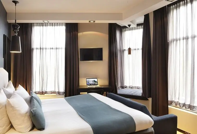 Deluxe Room, No. 377 House