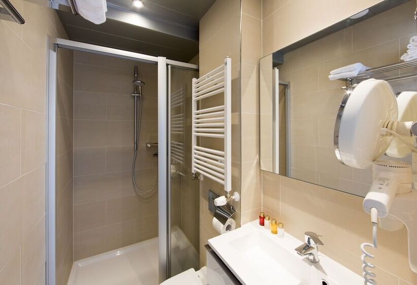 غرفة أساسية فردية, No. 377 House