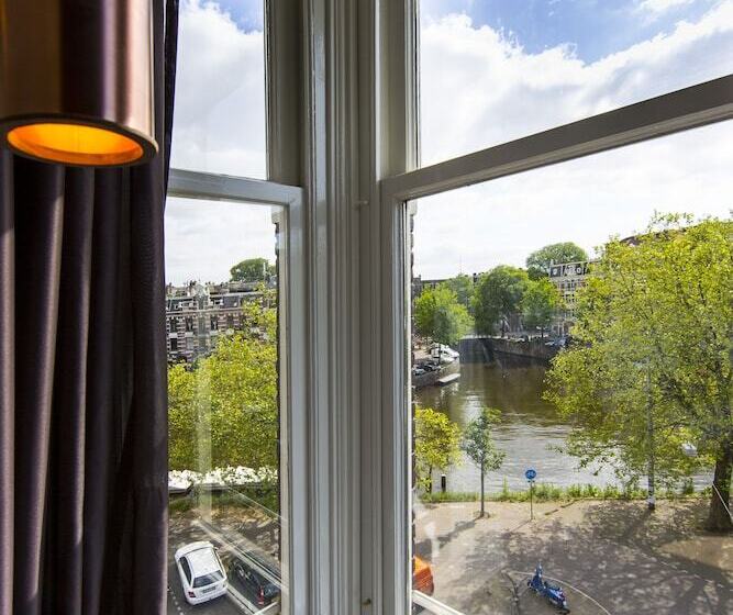 غرفة أساسية, No. 377 House