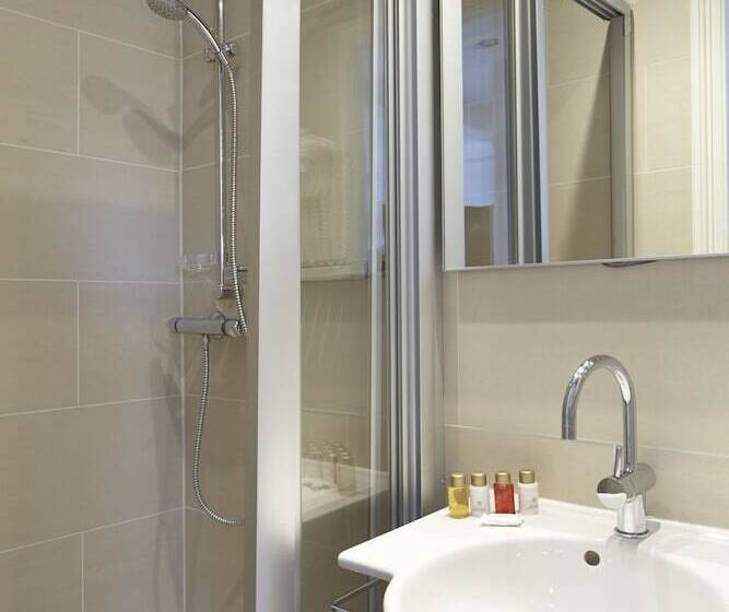 غرفة ديلوكس, No. 377 House