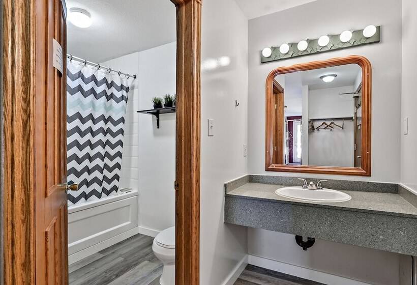ルームシェアのワンベッド, Samesun Banff Hostel