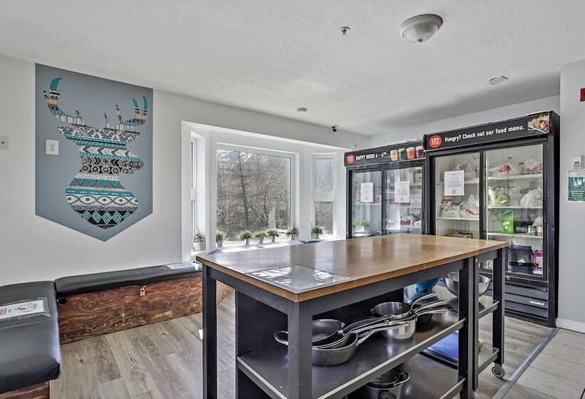 מיטה בחדר משותף, Samesun Banff Hostel