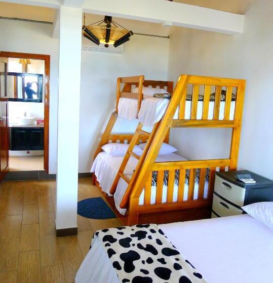 اتاق استاندارد چهار تخته با چشمانداز دریا, Sotavento