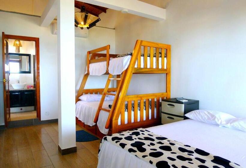 اتاق استاندارد چهار تخته با چشمانداز دریا, Sotavento