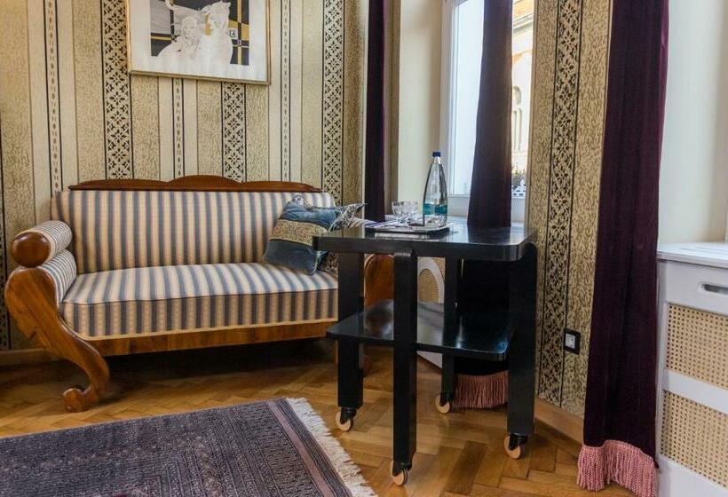 高级大房间, Vila Katharina