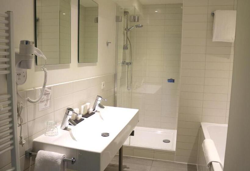 سوییت جونیور, Saillant Hotel Maastricht City Centre   Auping Hotel Partner