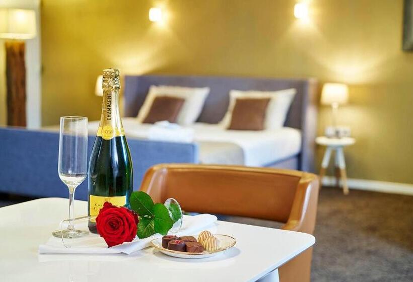 اتاق اجرایی سه نفره, Saillant Hotel Maastricht City Centre   Auping Hotel Partner