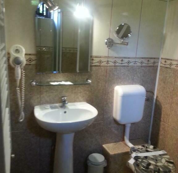 غرفة قياسية فردية, Aramia