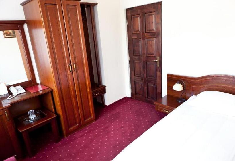 غرفة قياسية فردية, Aramia