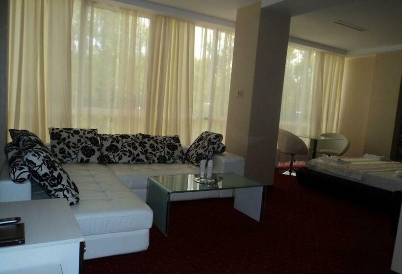 סוויטת ג'וניור, Boutique Shine