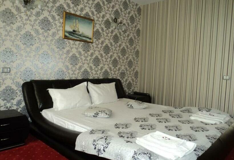 חדר סופריור, Boutique Shine