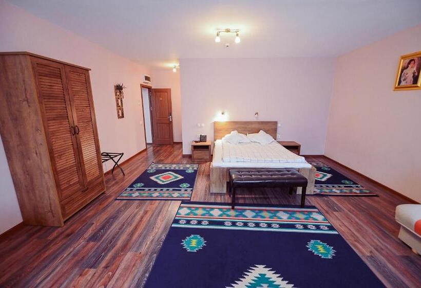 豪华房间, Conacul Domnesc