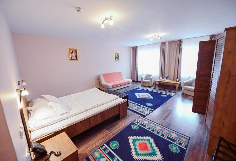 Номер Deluxe, Conacul Domnesc