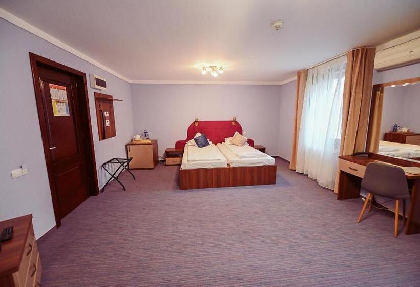 高级大房间, Conacul Domnesc