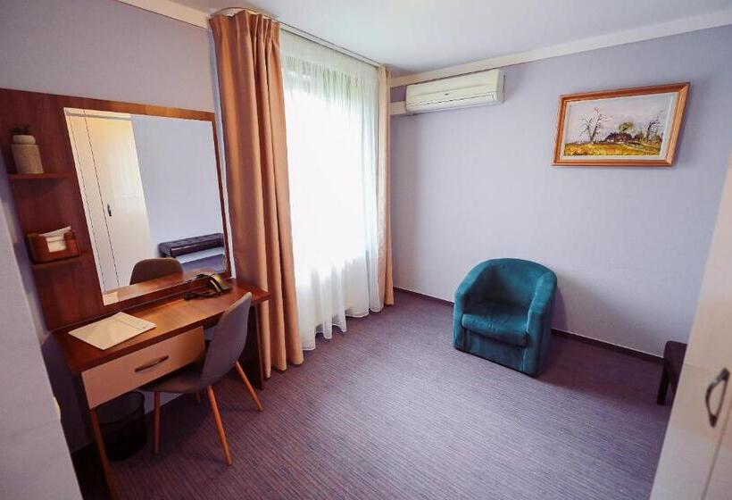 高级大房间, Conacul Domnesc