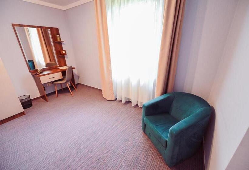 高级大房间, Conacul Domnesc